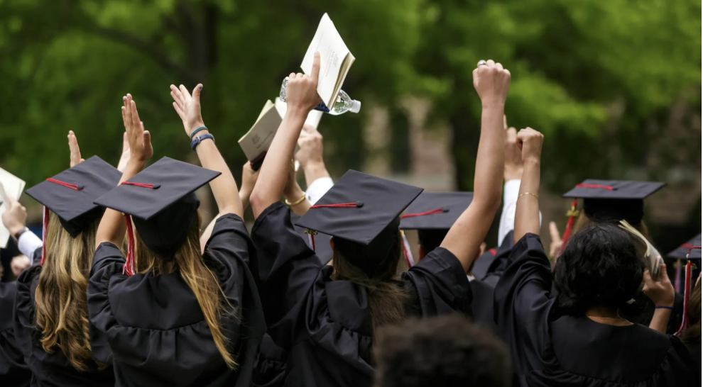 “Застряли в нулевых”: Нужен ли диплом для работы в Казахстане