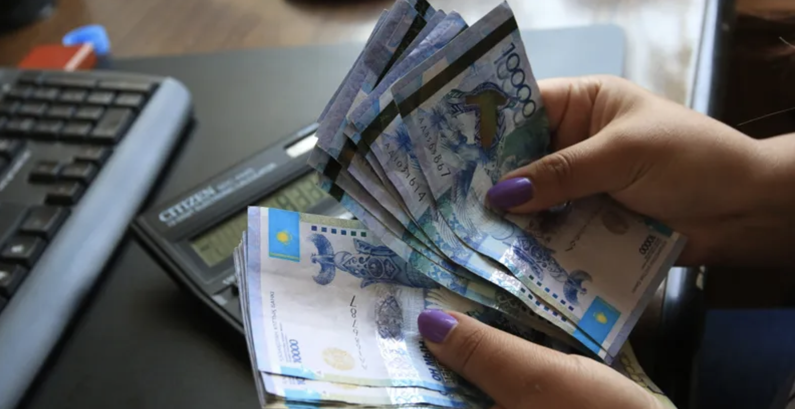Рынок труда Казахстана в апреле 2026: кто зарабатывает до 2 млн тенге?